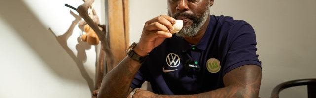 360直播吧-【对话】喝茶侃球漫步北京，格拉菲特回忆德甲岁月